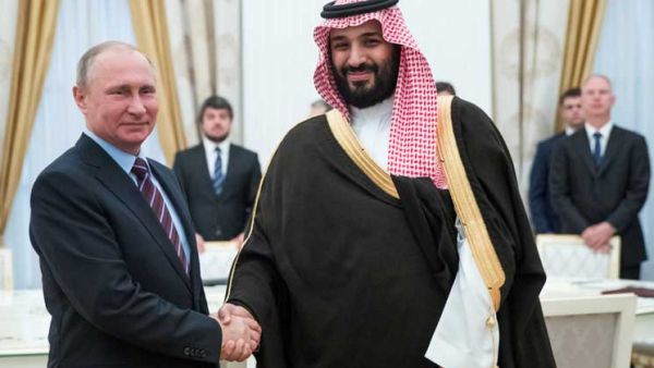 الرئيس الروسي فلاديمير بوتين مع ولي العهد السعودي الأمير محمد بن سلمان / أرشيفية