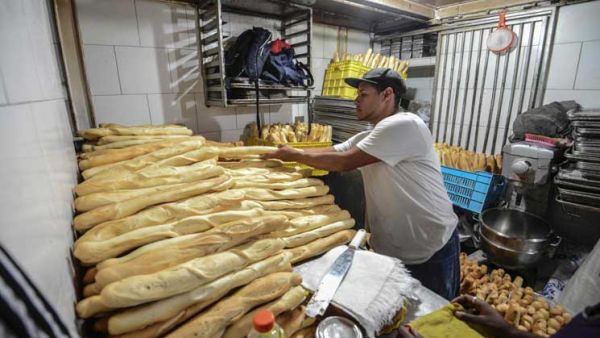 في فنزويلا، يشمل النقص 68 بالمئة من المواد الاساسية والتضخم يرتفع بلا ضابط 