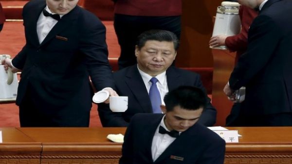 يتعين على المسؤولين الصينيين أن يبقوا رهن الطلب 24 ساعة في اليوم 