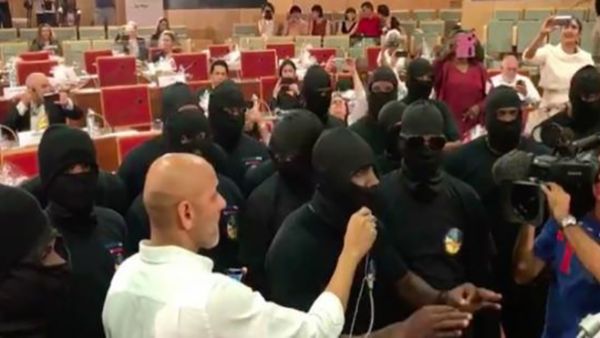 ملثمون يقتحمون المؤتمر الدولي لاتفاقية قرطاجنة بغويانا الفرنسية