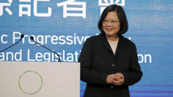 تساي إينج وين، تؤدي اليمين رئيسة لتايوان