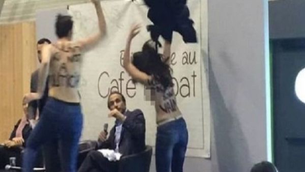 ناشطات حركة "فيمن" عاريات الصدور