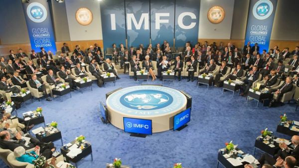 انفجار طرد بريدي ملغوم في مبنى صندوق النقد الدولي بباريس