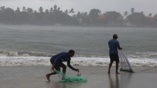 إطلاق سراح أكثر من 20 صيادا هنديا كانوا متواجدين في الأراضي الإيرانية بشكل غير شرعي