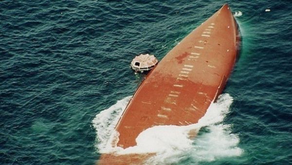 10 مهاجرين غير شرعيين لقوا حتفهم غرقا في المياه المصرية 