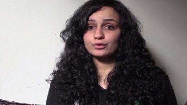 إسلام مدحت البالغة من العمر 23 عاما، والحاملة للجنسية المغربية