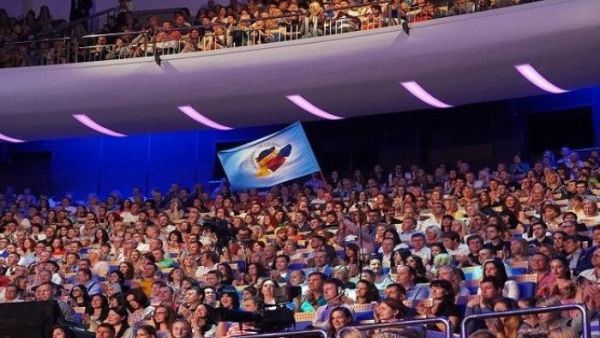 دانيار عليمبايف نال شهرته من خلال مشاركته في برامج KVN