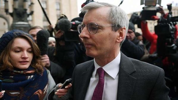 السفير البريطاني لدى روسيا لوري بريستو