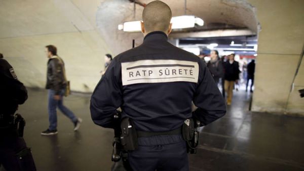 إصابة شرطي بجروح خفيفة، قبل إيقاف المهاجم البالغ من العمر 35 سنة