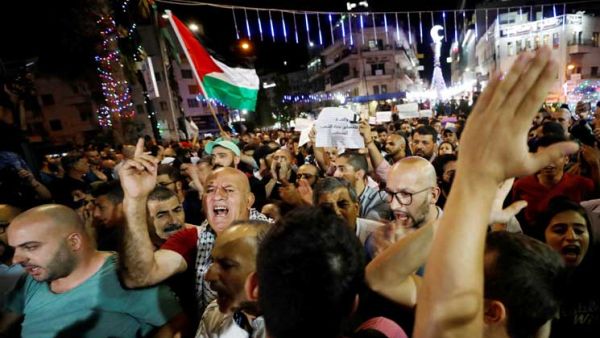 عدد موظفين غزة الذين يتقاضون 50 في المئة من الراتب يبلغ 15 ألف موظف مدني و20 ألف موظف عسكري