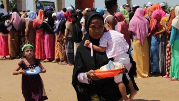 لاجئون من إقلية الروهينغا المسلمة في ميانمار