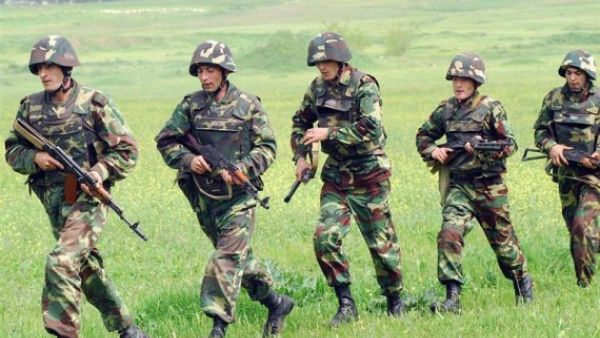 مجموعة من المسلحين على مركز للشرطة في حي اريبونى