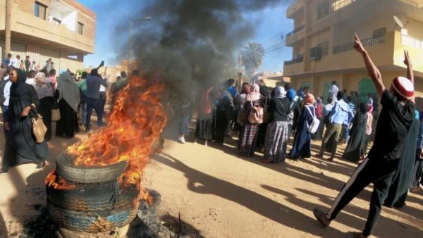 يشهد السودان احتجاجات بسبب تردي الاوضاع الاقتصادية منذ التاسع عشر من الشهر الماضي