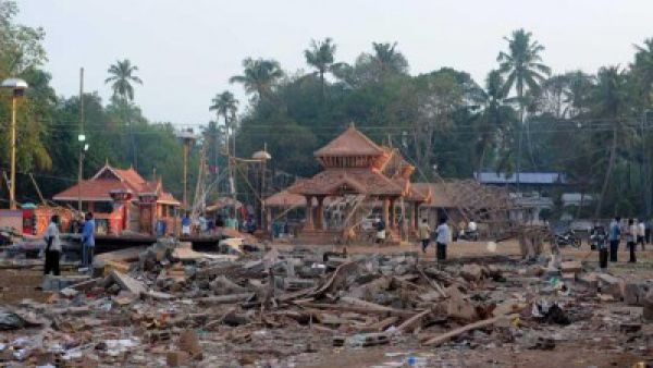 مقتل ما لا يقل عن 106 أشخاص وإصابة أكثر من 300 آخرين في حريق المعبد