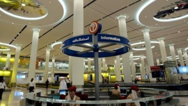 موظفون في مطار دبي الدولي