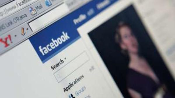 الحكم الشرعي لاستعمال الفيسبوك تابع لصفة الاستعمال