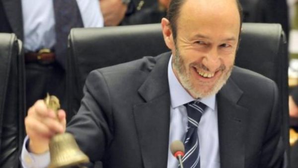 وزير الداخلية الاسباني الفريدو بيريث روبلكاب