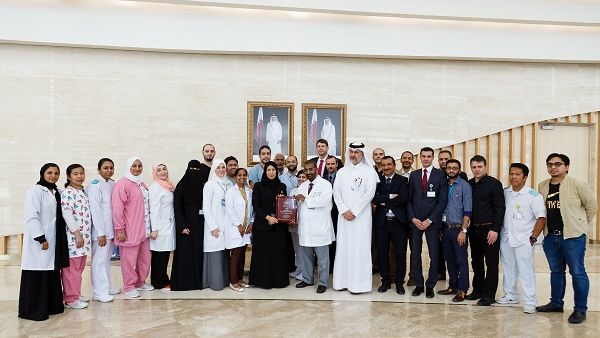 Dr. Al Kuwari and members of HMC’s ECMO team.