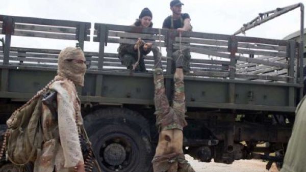 "النصرة" تعدم 13 جنديا بعد الاستيلاء على مدينة اريحا السورية