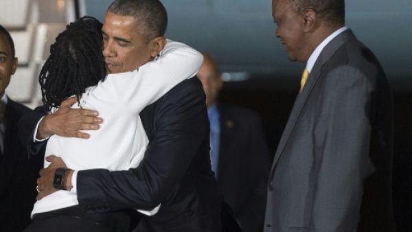 أوباما يعود الى ارض اجداده في كينيا وسط اجراءات امنية مشددة