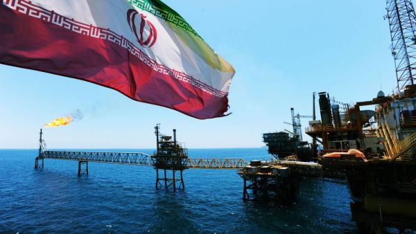  الهدف هو خفض عائدات إيران من مبيعات النفط الخام إلى "الصفر