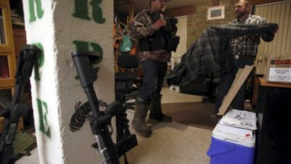 مليشيا مسلحة تواصل إحتلال مبنى حكومي بولاية أوريغون الأميركية