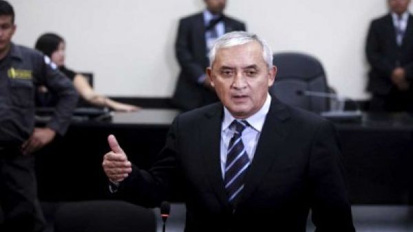  رئيس غواتيمالا السابق اوتو بيريس