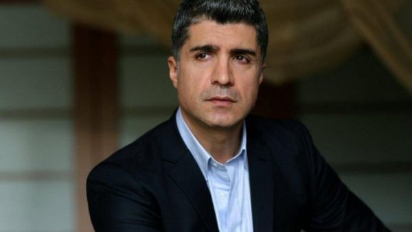 النجم التركي الشهير أوزجان دينيز