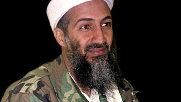 مقتل زعيم تنظيم القاعدة اسامة بن لادن في اشتباك مع القوات الامريكية في باكستان 