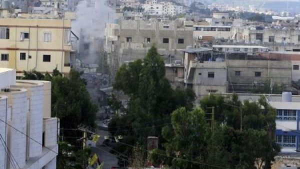 احتدام الاشتباكات بين "فتح" وإسلاميين في مخيم عين الحلوة
