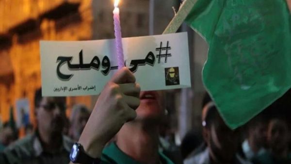 1300 أسير يشاركون في الإضراب