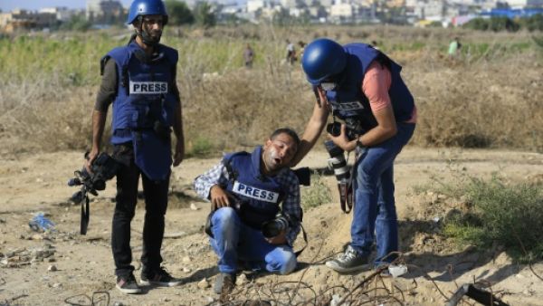 نقابة الصحافيين الفلسطينيين تتهم الجيش الاسرائيلي بتعمد اصابة الاعلاميين نقابة الصحافيين الفلسطينيين تتهم الجيش الاسرائيلي بتعمد اصابة الاعلاميين