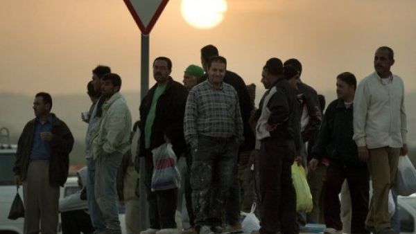 إسرائيل تعتزم زيادة تصاريح دخول العمال الفلسطينيين