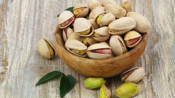 من فوائد الفستق الحلبي يزيد من الشعور بالشبع