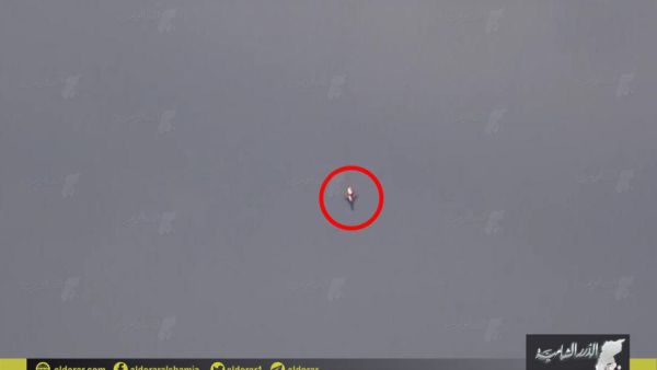 اسقاط طائره حربيه سيخوي 22 في ريف حلب الجنوبي