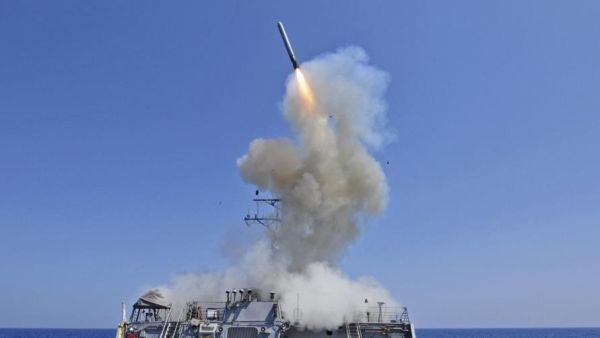 يمكن تجهيز هذه الصواريخ برؤوس متفجرة عادية 450 كلغ أو انشطارية