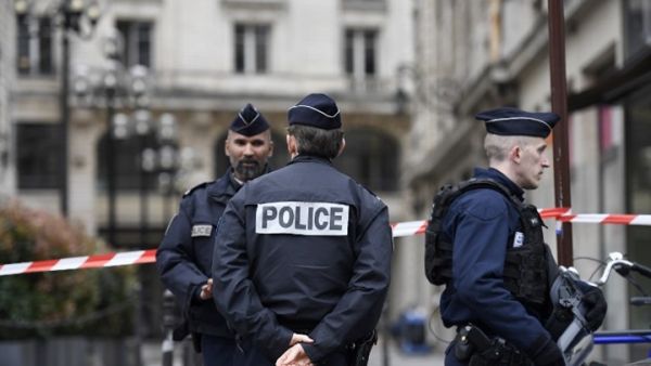 8 إصابات في إطلاق نار أمام مسجد بفرنسا
