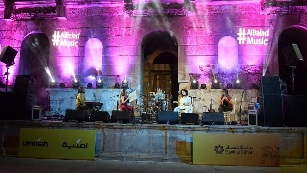 استضاف المهرجان عروضاً مشتركة قدمت بين مجموعة من الفنانين والفرق الموسيقية من الوطن العربي. استضاف المهرجان عروضاً مشتركة قدمت بين مجموعة من الفنانين والفرق الموسيقية من الوطن العربي.