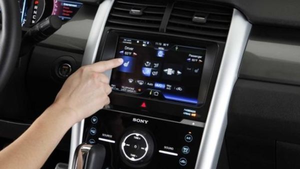 SYNC نظام الاتصال والتواصل ضمن السيارة