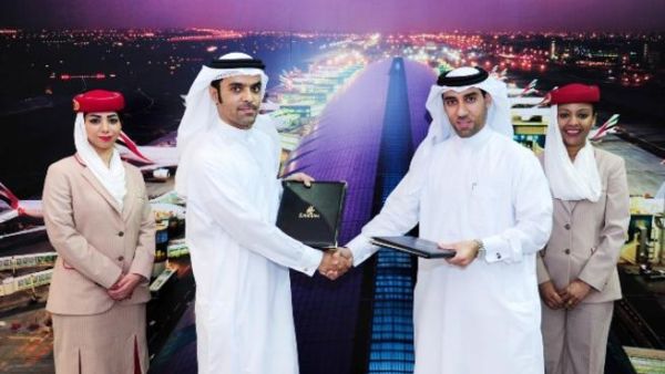 Nasser bin Kherbash, Emirates Divisional Senior Vice-President, HR Development and Employee Services, and Essa Al Mulla, ENDP Executive Director Knowledge & Human Development Authority, signing the MOU Nasser bin Kherbash, Emirates Divisional Senior Vice-President, HR Development and Employee Services, and Essa Al Mulla, ENDP Executive Director Knowledge & Human Development Authority, signing the MOU