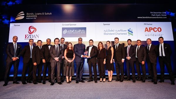 DP World’s finance team receiving the ‘Investment Grade Bond/Sukuk Deal of the Year’ at the 2016 Bonds, Loans & Sukuk Middle East Awards in Dubai recently