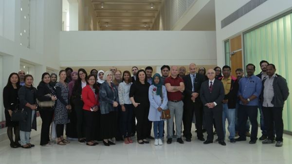 المشاركون في الندوة المشاركون في الندوة