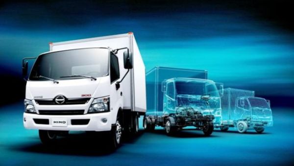 HINO300 Series light-duty truck