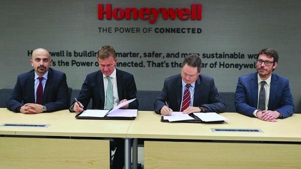 Erik Solheim, executive director, UN Environment, and Norm Gilsdorf, president, Honeywell high growth regions, Middle East, Russia, Turkey, and Central Asia, at the MOU signing. Erik Solheim, executive director, UN Environment, and Norm Gilsdorf, president, Honeywell high growth regions, Middle East, Russia, Turkey, and Central Asia, at the MOU signing.