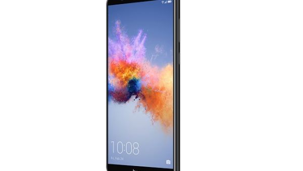The Honor 7X is the first smartphone to feature Honor FullView Display.