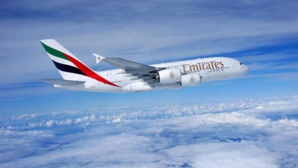 طائرة طيران الإمارات طائرة الإيرباص A380 بدأت خدمة إحدى الرحلات اليومية الثلاث إلى ملبورن. وتواصل الطائرة رحلتها من ملبورن إلى أوكلاند في نيوزيلندا طائرة طيران الإمارات طائرة الإيرباص A380 بدأت خدمة إحدى الرحلات اليومية الثلاث إلى ملبورن. وتواصل الطائرة رحلتها من ملبورن إلى أوكلاند في نيوزيلندا