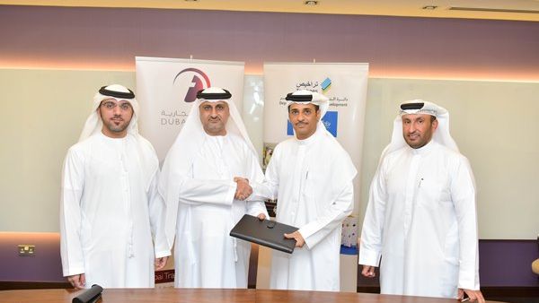 During the signing between Eng. Mahmood Al Bastaki, CEO of Dubai Trade and Arif Obaid Al Dehail, CEO of Trakhees