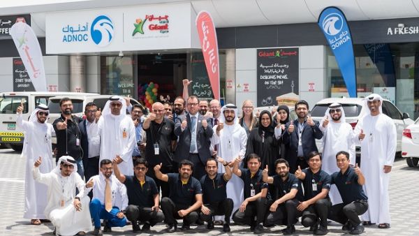 عقب افتتاح أول متاجر "جيان إكسبرس" في شهر مايو الماضي، افتتحت الشركة أربعة متاجر جديدة هذا الأسبوع في مواقع مختلفة من إمارة أبوظبي.