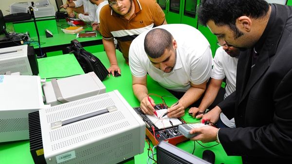 مركز للإبداعات الطلابية التقنية مركز للإبداعات الطلابية التقنية
