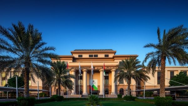 جامعة أبوظبي جامعة أبوظبي